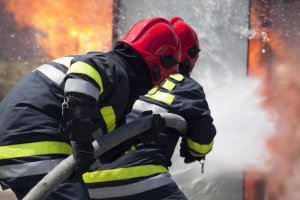 Pożar fermy w Nowym Mieście Lubawskim. Spłonął cały budynek, a w nim 55 tysięcy piskląt