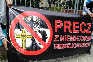 Protest narodowców przeciwko niemieckiemu rewizjonizmowi