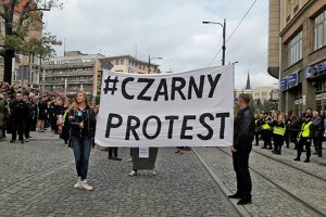  Ulicami Olsztyna i Elbląga przeszedł czarny marsz