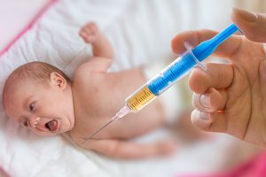 Polacy odmawiają szczepień dzieci. 