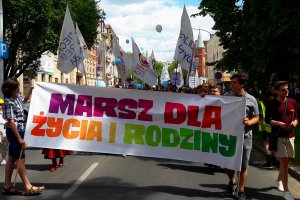 Około 250 osób wzięło udział w Marszu dla Życia i Rodziny, który przeszedł ulicami Olsztyna