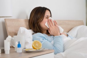 Lekarze: objawy grypy mogą utrzymywać się ponad 2 tygodnie