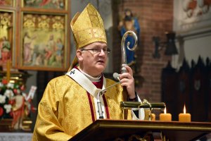 Biskupi odwołują dyspensę od uczestnictwa w niedzielnej  mszy świętej