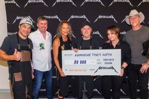 Metallica wsparła Federację Polskich Banków Żywności. Muzycy przekazali 80 tysięcy złotych