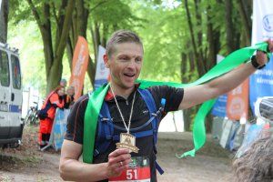 Andrzej Mazur wygrywa I Ultramaraton Warmiński 