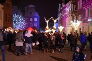 W Olsztynie można już poczuć magię świąt Bożego Narodzenia. Na Starym Mieście rozpoczął się Warmiński Jarmark Świąteczny