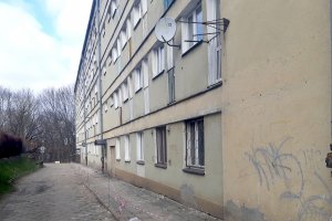 Słynny olsztyński „samotniak” znów jest dewastowany