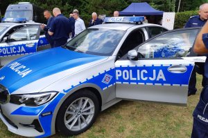 Sportowe BMW trafiły do garnizonu policji. Swój pierwszy test przejdą jutro podczas Rajdu Polski w Mikołajkach