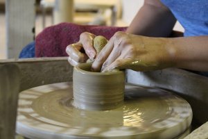 Młodzi rękodzielnicy mogą spróbować sił w konkursie ceramicznym