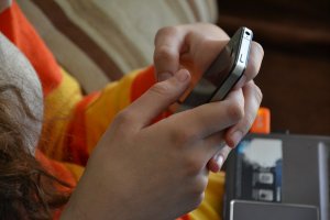 Co czwarte dziecko jest uzależnione od smartfona