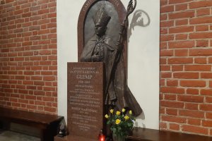 Mija 7 lat od śmierci kardynała Józefa Glempa. Olsztyn uczcił pamięć prymasa Polski i biskupa warmińskiego