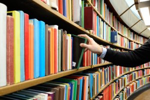 Dyrektor MBP w Olsztynie rywalizuje o tytuł Najlepszego Bibliotekarza w Polsce