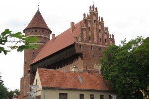 Zwiedzanie ze specjalnym udziałem muzealników. Zobacz wystawę w olsztyńskim zamku z okazji 100-lecia plebiscytu