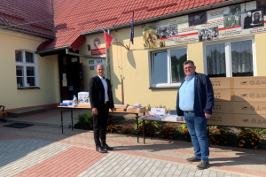 Nowoczesny sprzęt do zajęć z biologii, chemii czy geografii  trafił do szkoły w gminie Prostki