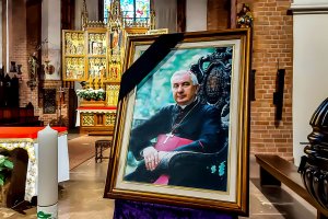 Pierwsza rocznica śmierci arcybiskupa Wojciecha Ziemby