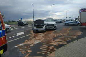 Wypadek w Tomaszkowie. Jedna osoba została ranna