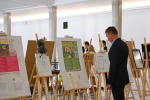 Wystawa „Bajka łączy” w Sejmie