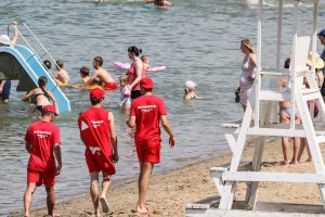 Dobra wiadomość dla plażowiczów. Odwołano zakaz kąpieli w Olsztynie