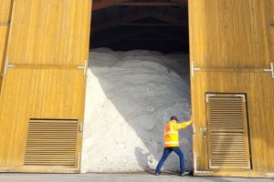 GDDKiA: drogowcy są już gotowi do zimy, soli nie zabraknie