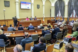 Olsztyńska rada miasta przyjęła stanowisko w sprawie ataków na św. Jana Pawła II