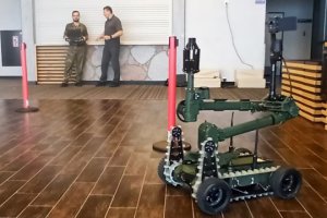 Na lotnisku w Szymanach będzie pracował robot pirotechniczny