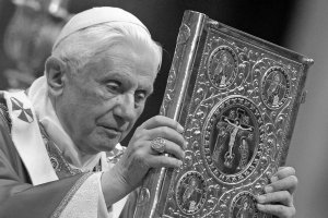 Wierni Archidiecezji Warmińskiej żegnają papieża Benedykta XVI