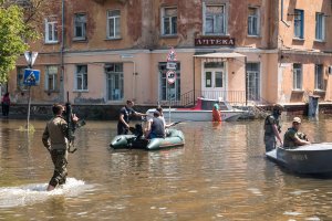 Caritas Polska pomaga mieszkańcom zatopionych terenów na Ukrainie
