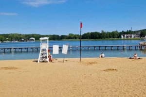 Zakaz kąpieli w jeziorze Ukiel. Podejrzenie wystąpienia sinic
