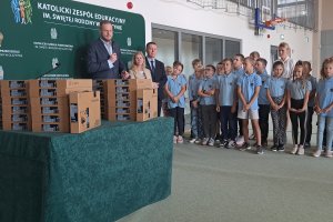 Uczniowie z Olsztyna dostali laptopy. 