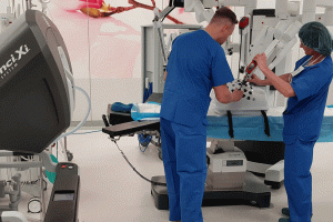 Nowy sprzęt medyczny w olsztyńskich placówkach. Robot chirurgiczny da Vinci po pierwszych operacjach