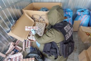Strażnicy graniczni ujawnili magazyn z nielegalnym tytoniem