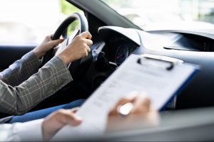 Słabe wyniki egzaminów na prawo jazdy. Ośrodki z regionu mają najniższą zdawalność