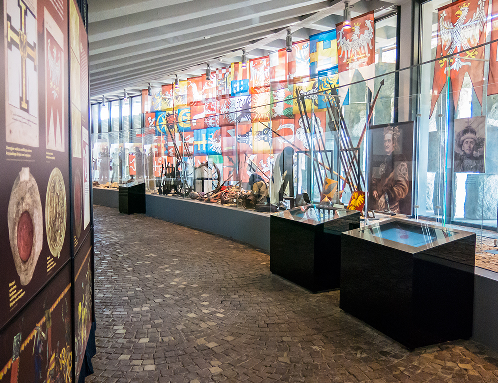 Muzeum Bitwy pod Grunwaldem zachęca turystów do odwiedzin. Na początek wystawa z czasów … PRL