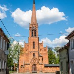 Kto zbezcześcił krzyż w kościele w Wielbarku? Policja szuka sprawcy