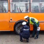 Policjanci skontrolowali 137 szkolnych busów