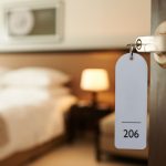Spadek zainteresowania usługami hoteli. Branża cierpi przez inflację