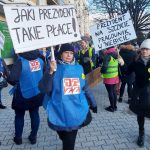 Urzędnicy miejscy protestowali w centrum Olsztyna. „Prezydent nas okłamywał”
