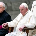 Benedykt XVI „jest bardzo chory”. Papież prosi o modlitwę za swojego poprzednika