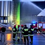 Pożar marketu budowlanego w Olsztynie. ZOBACZ WIDEO