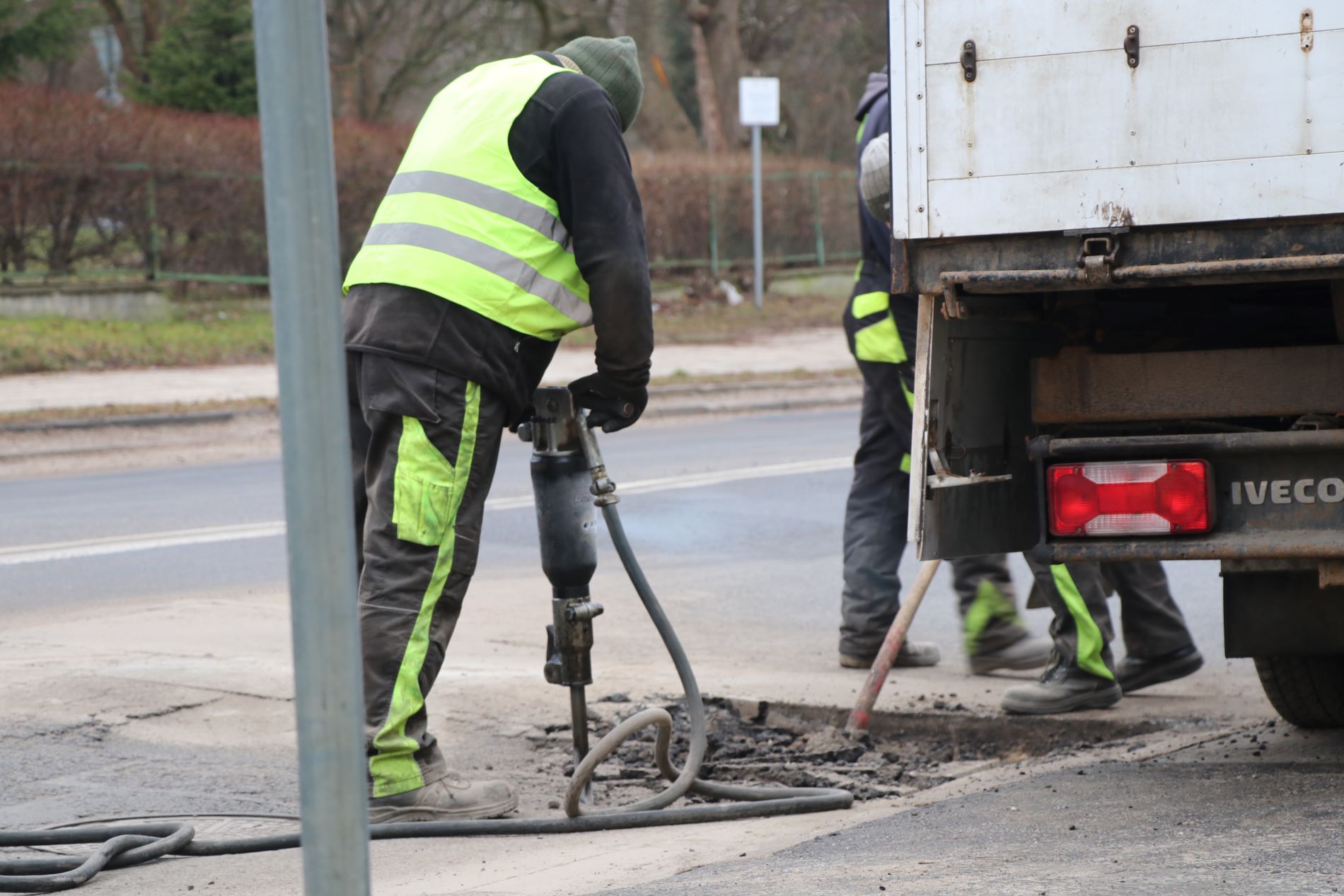 Utrudnienia w ruchu w Dywitach. Trwa remont nawierzchni