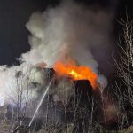 Groźne pożary obory i hali produkcyjnej. „Strażacy musieli pracować w aparatach tlenowych”