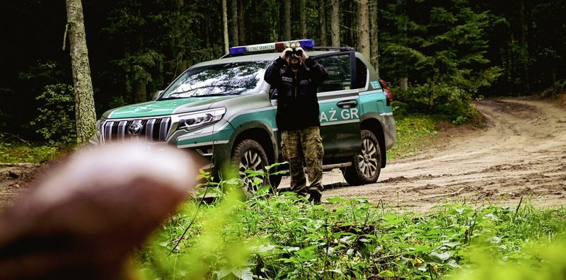 Turyści chcieli zobaczyć granicę z bliska. Posypały się mandaty