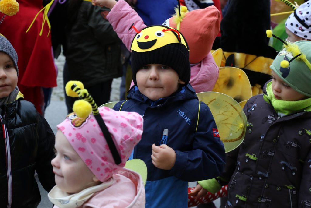 Olsztyn. Dziecięca parada postaci z bajek. Fot. P. Getka