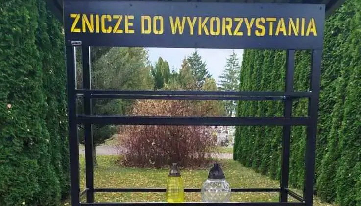 Nowe zniczodzielnie na cmentarzach w Pasłęku