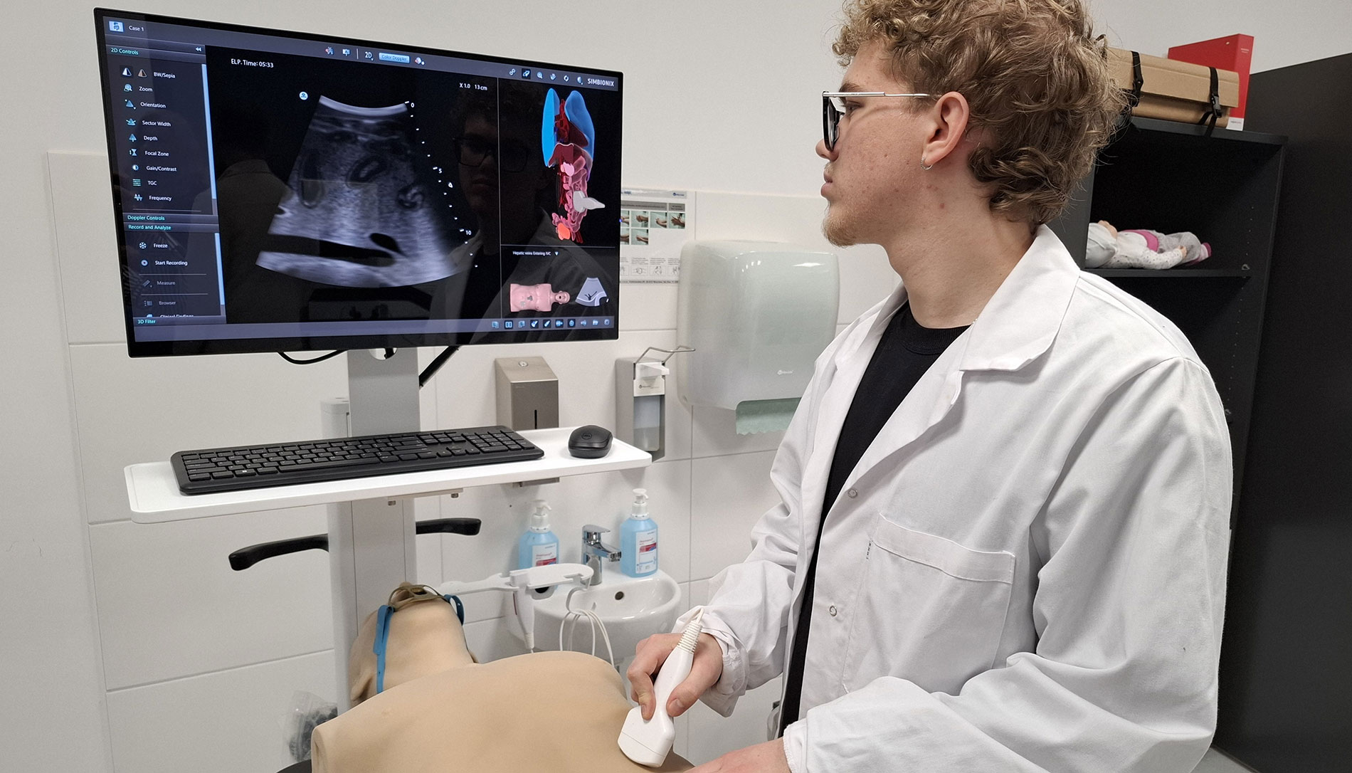 Studenci medycyny z Elbląga będą szkolić się na symulatorze nowoczesnego robota