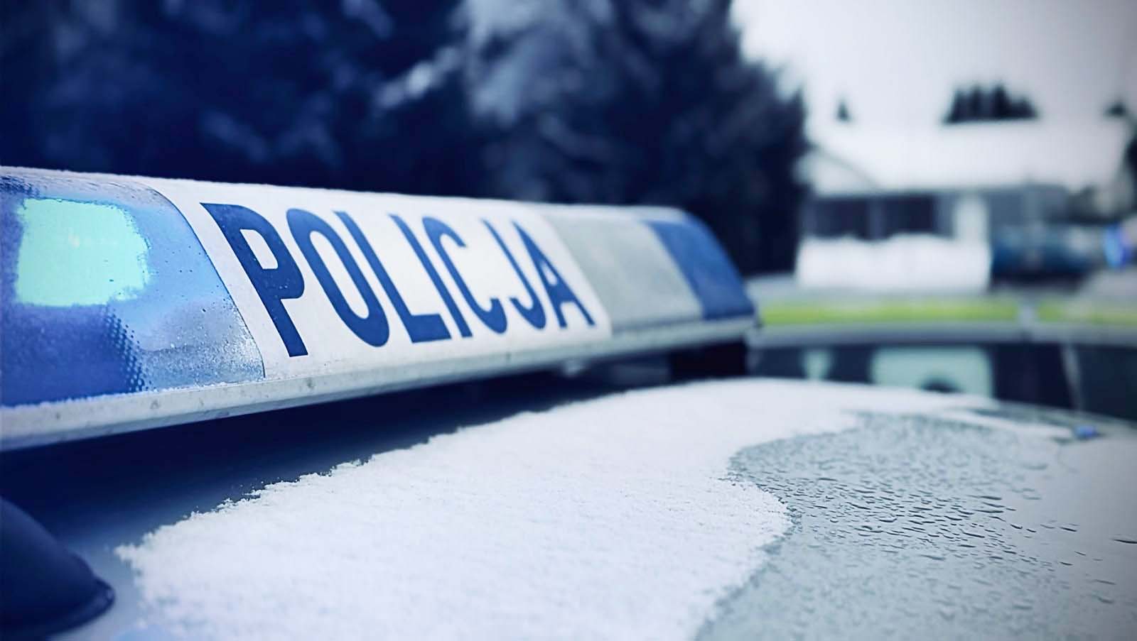 Policjanci pomogli mężczyźnie i kobiecie narażonym na wychłodzenie