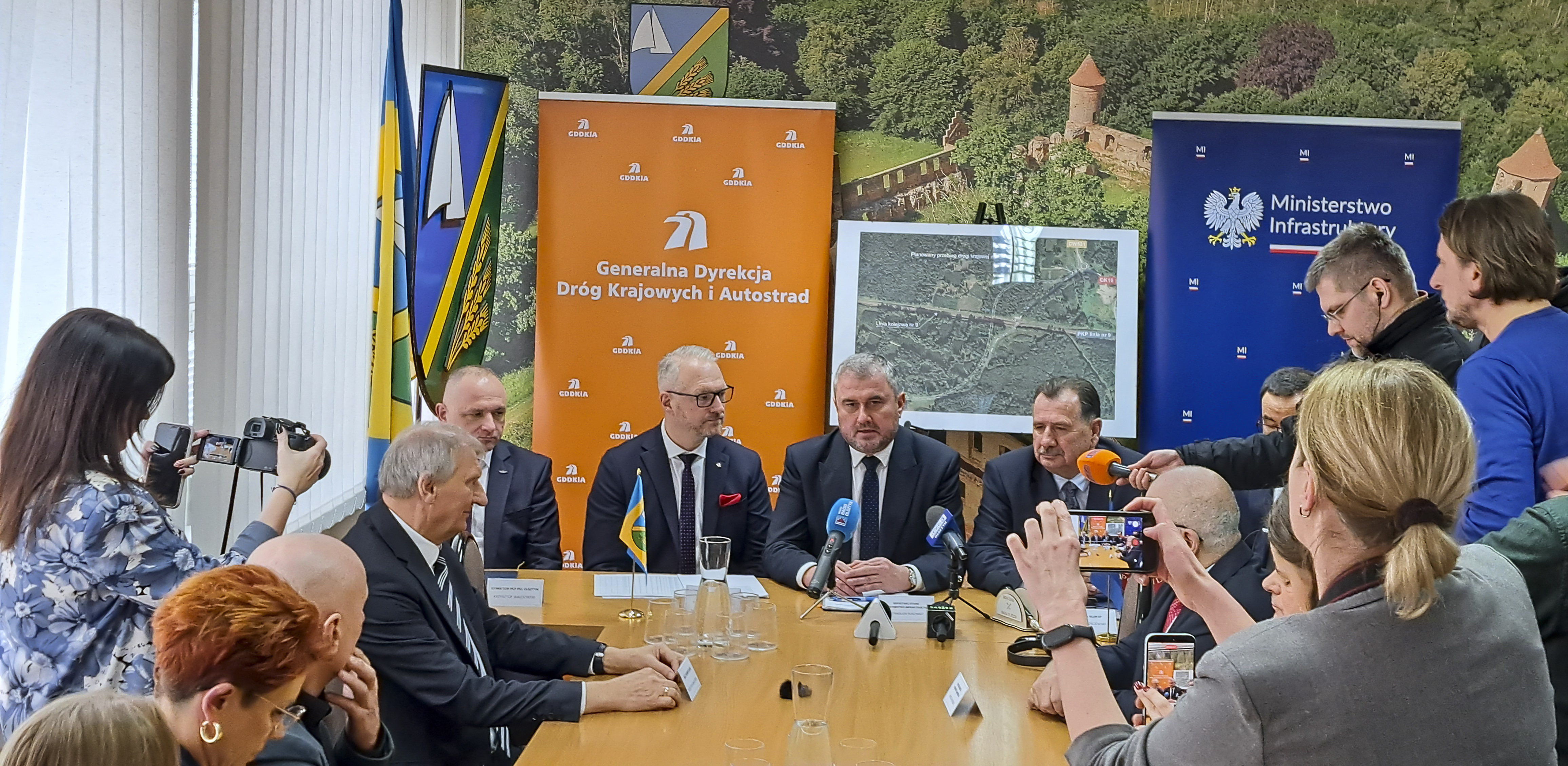 Koniec z kolizyjnym przejazdem na DK 16. Powstanie wiadukt nad torami