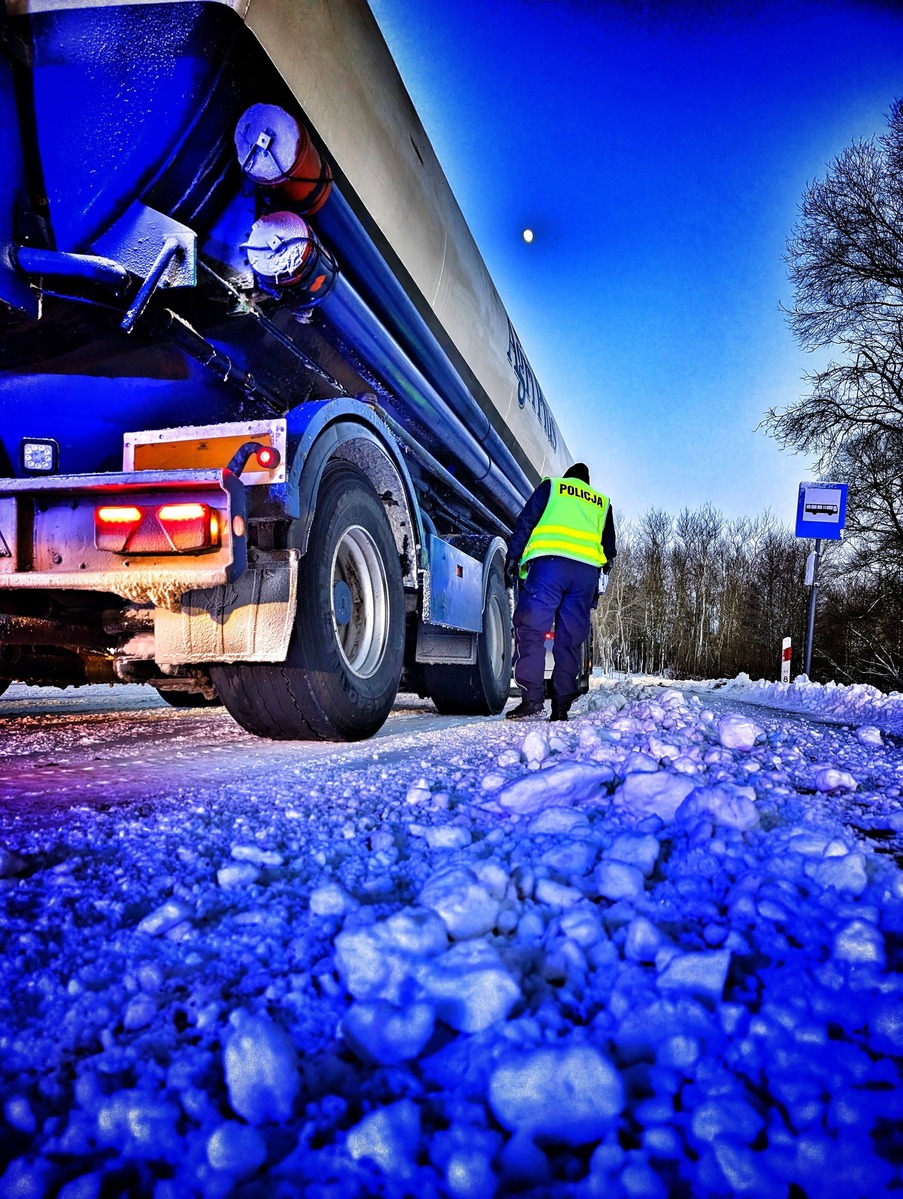 Ciężarówki i autobusy skontrolowane. Co wykazała akcja policji?