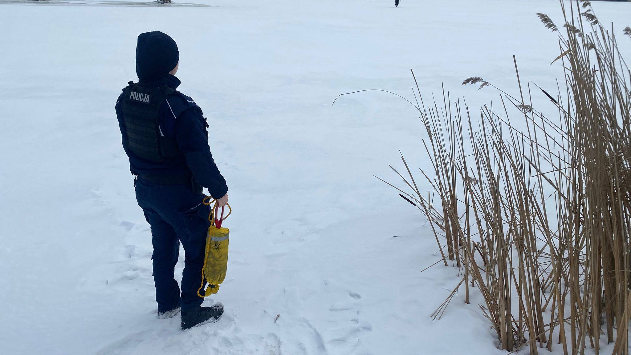 O krok od tragedii na jeziorach. Dramatyczne akcje ratunkowe w Lidzbarku i Kwiku