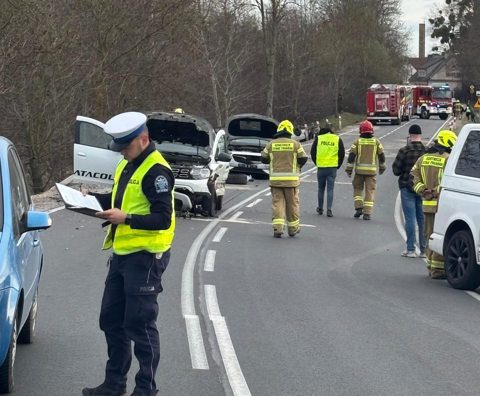 Karambol na DK63. Pięć samochodów uszkodzonych, dwóch mężczyzn w szpitalu